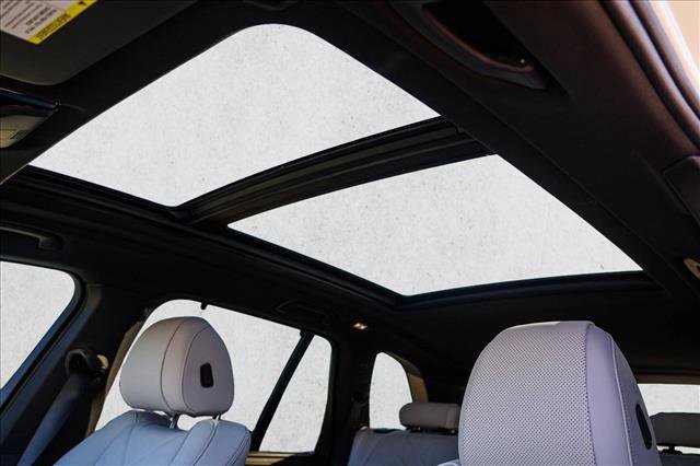 New 2026 BMW X5 xDrive50e w/ Executive Package image 11
