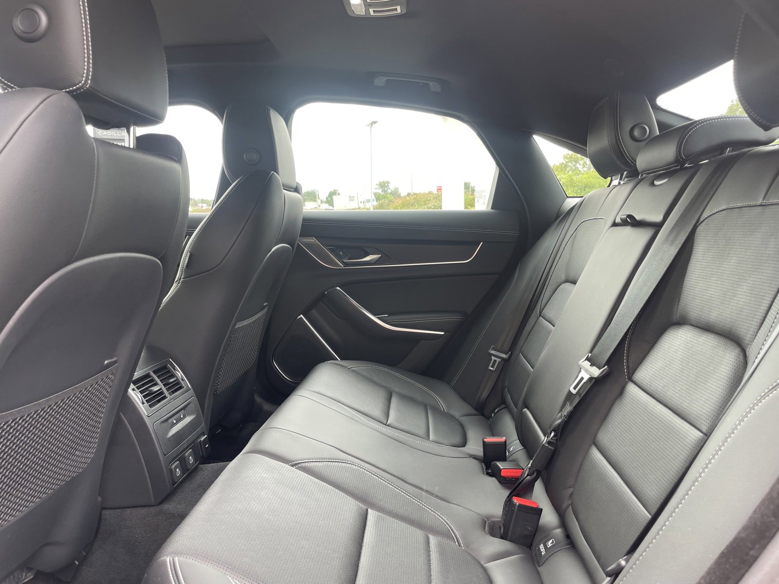 Certified 2024 Jaguar XF R-Dynamic SE image 22