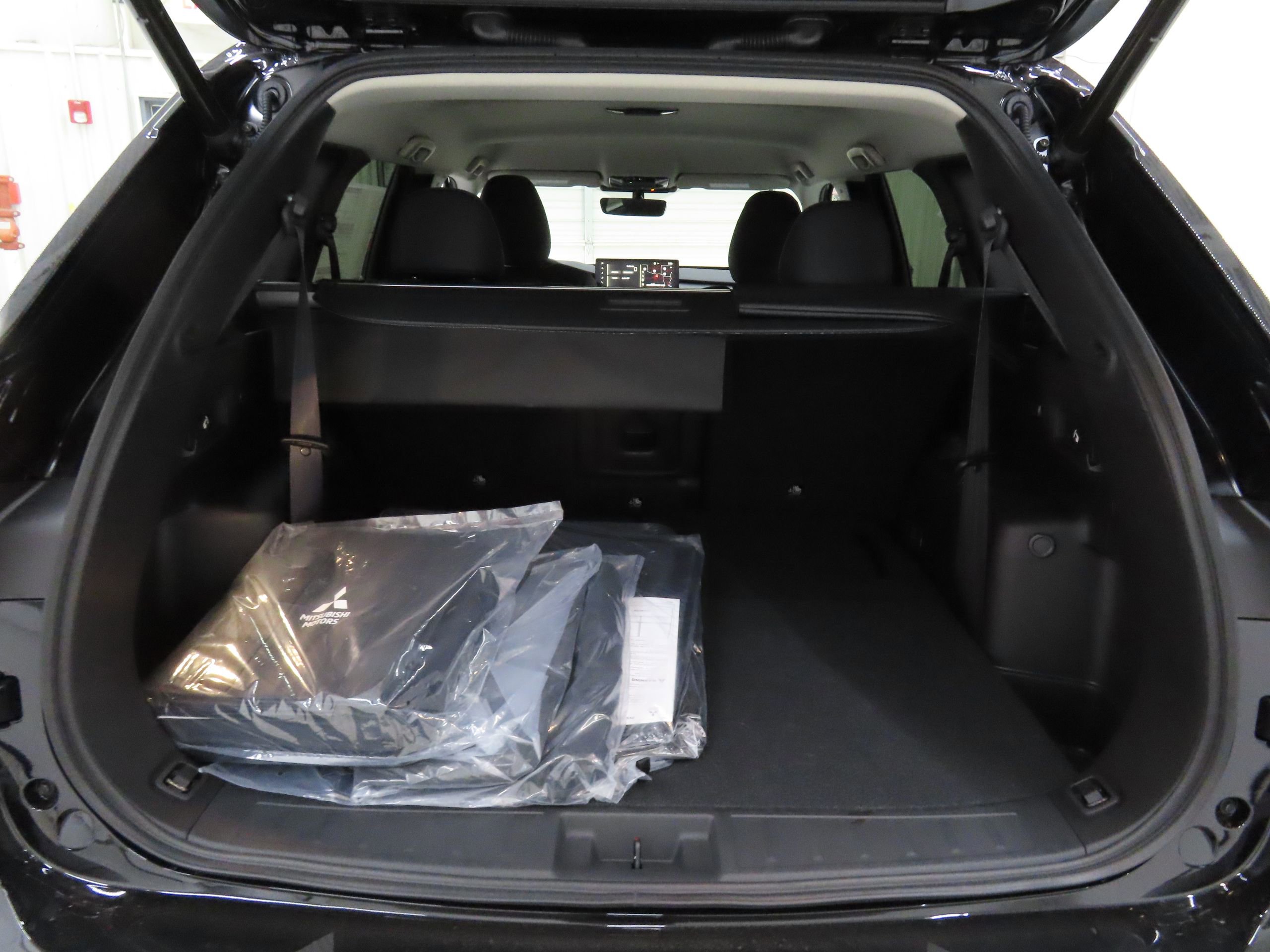 New 2025 Mitsubishi Outlander SE image 22