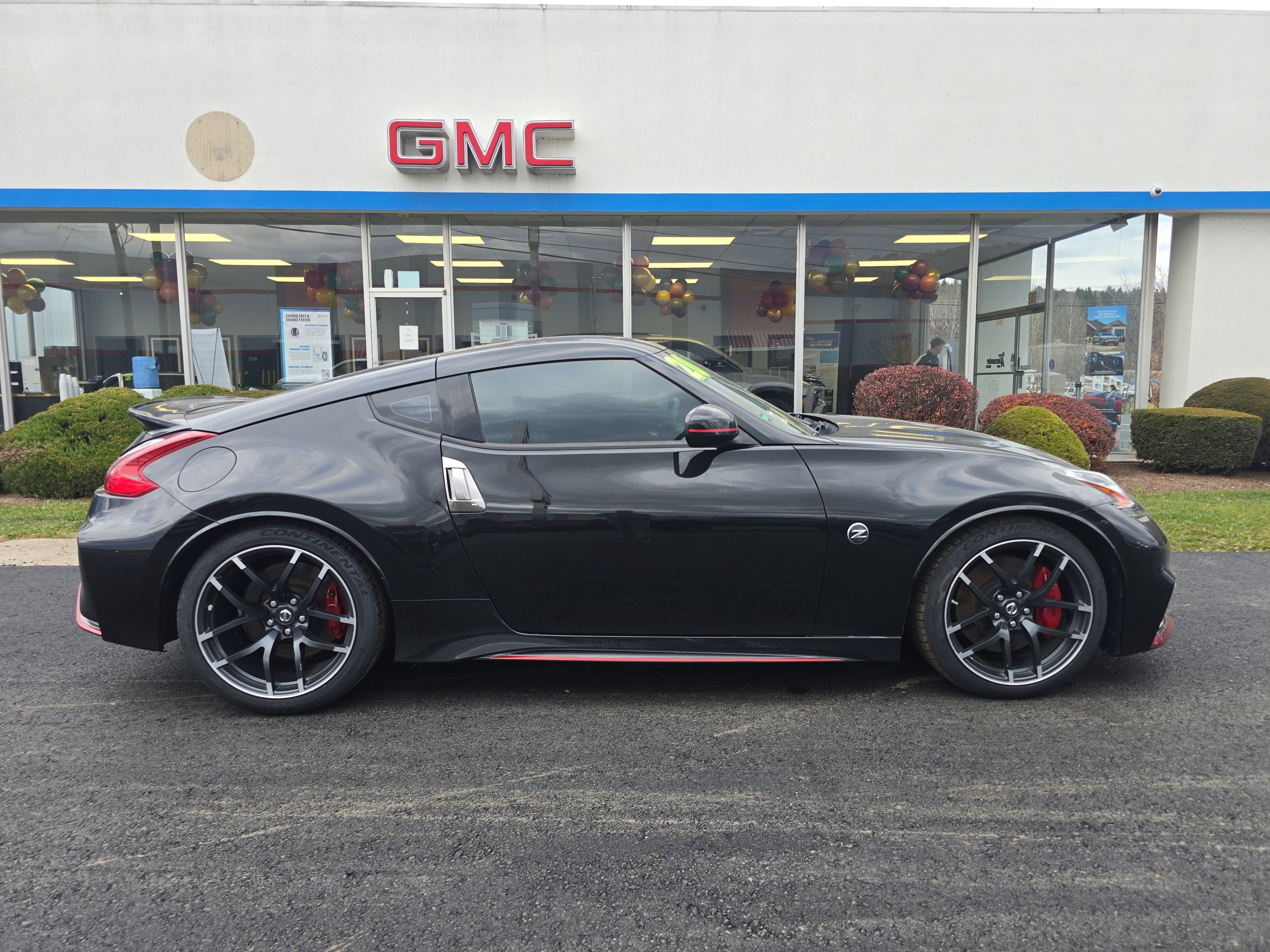 Used 2020 Nissan 370Z NISMO image 2