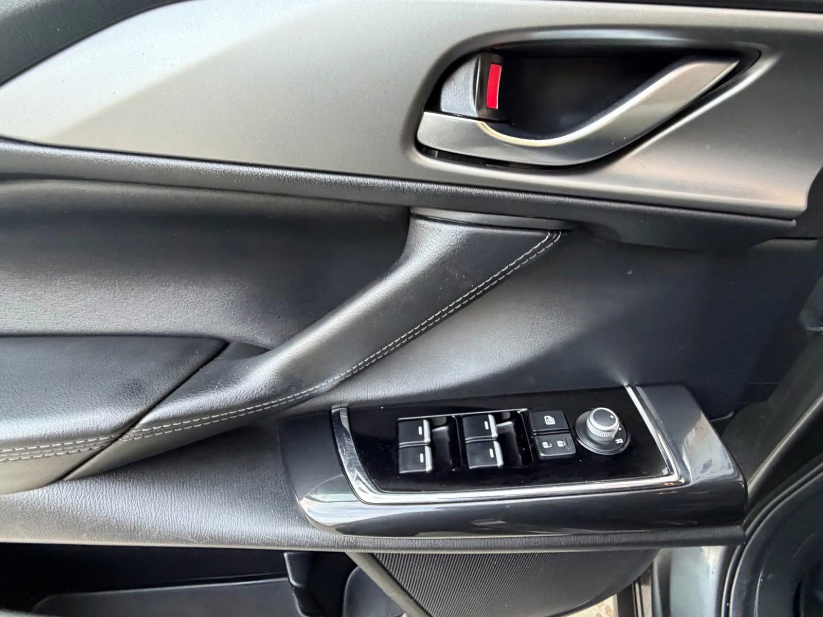 Used 2019 MAZDA CX-9 Touring image 16