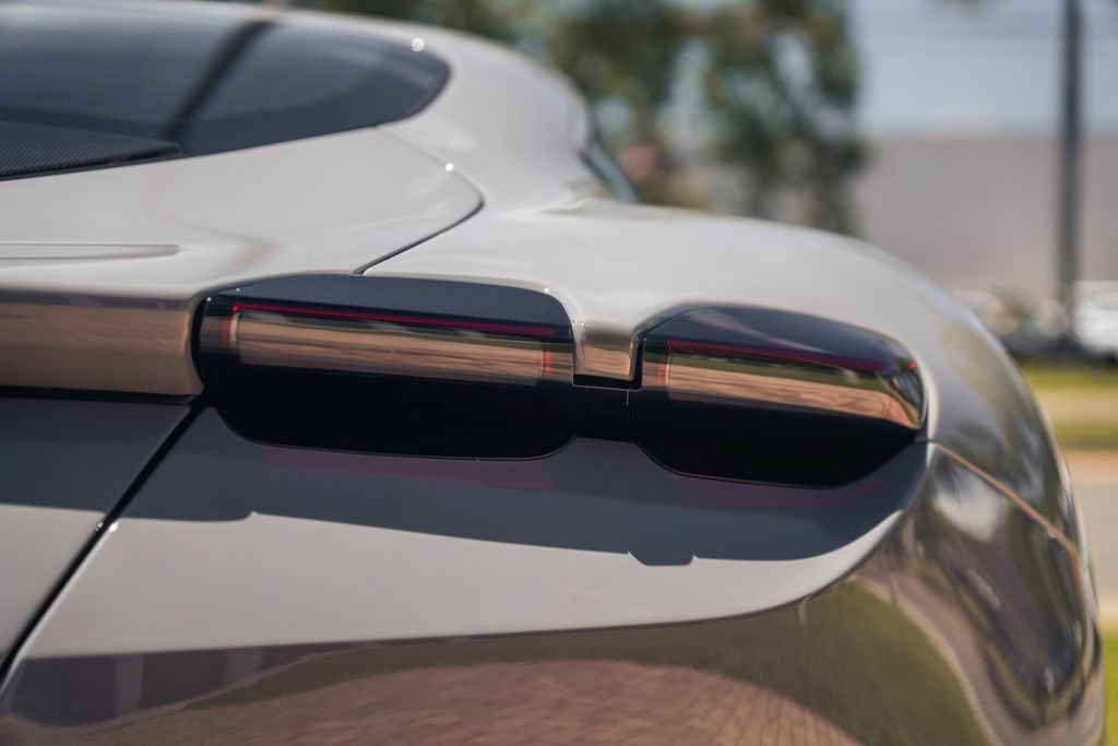 Used 2022 Ferrari Roma RWD image 14