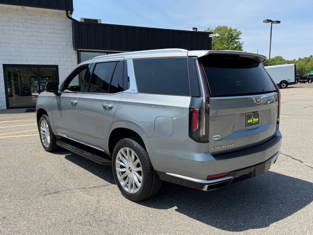Used 2024 Cadillac Escalade Premium Luxury AWD/4WD image 4
