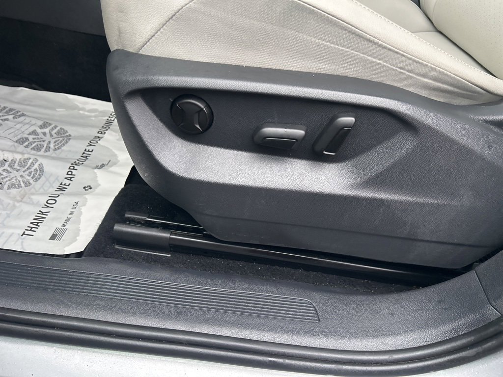 Used 2020 Volkswagen Tiguan SE w/ Panoramic Sunroof Package image 20