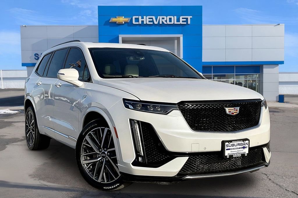 Used 2023 Cadillac XT6 Sport image 11