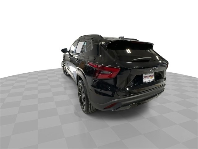 Used 2024 Chevrolet Trax RS w/ Sunroof Package image 3