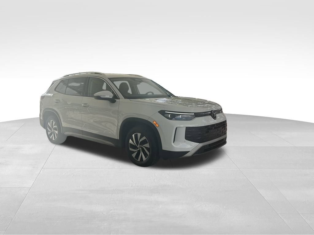 Used 2025 Volkswagen Tiguan S image 7