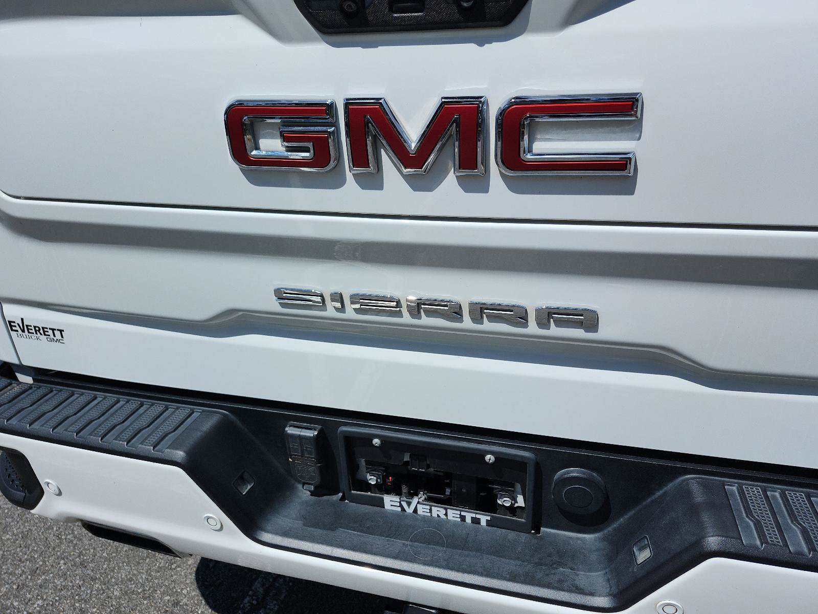 Used 2022 GMC Sierra 1500 AT4 w/ AT4 Premium Package image 4