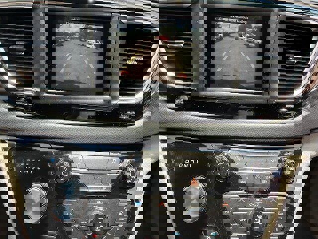 Used 2020 Chrysler Voyager Lxi image 26