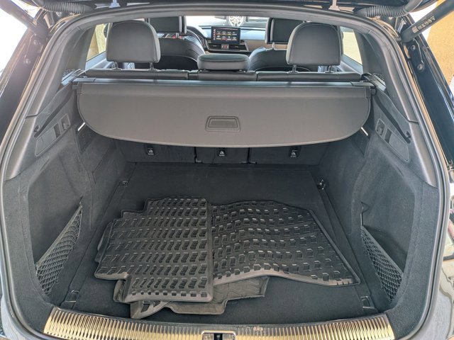 Used 2022 Audi SQ5 Premium Plus w/ Premium Plus Package image 6