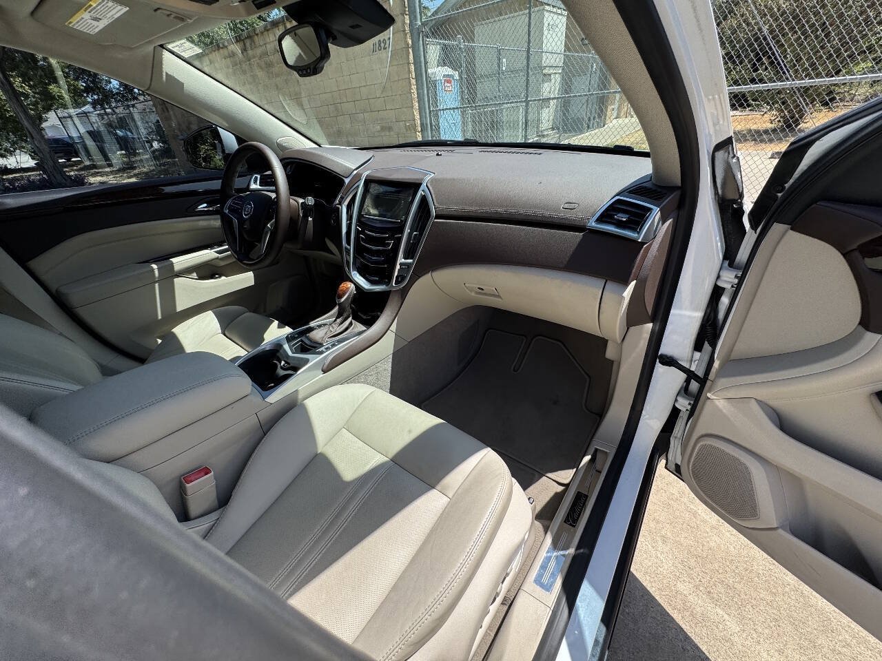 Used 2016 Cadillac SRX Luxury w/ Driver Awareness Package FWD image 31