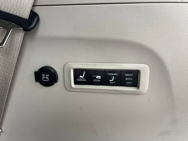 Used 2019 Chrysler Pacifica Limited FWD image 15