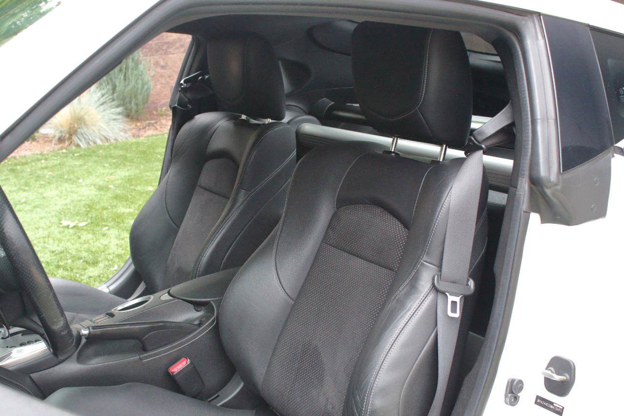 Used 2009 Nissan 370Z Touring RWD image 9