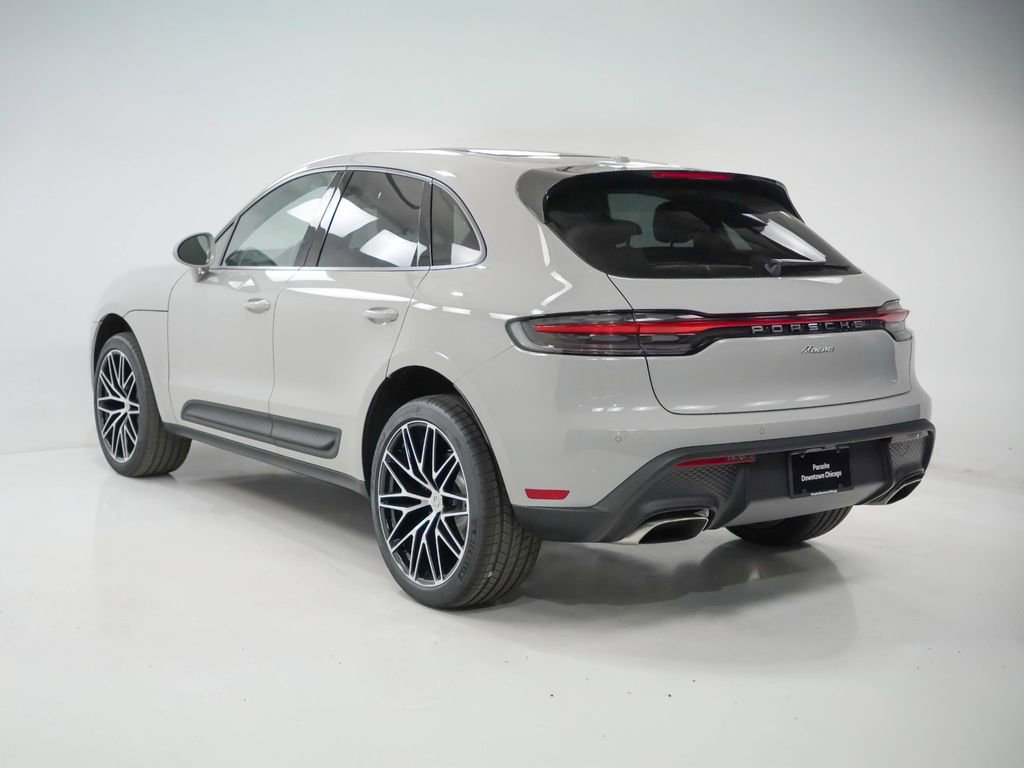 Certified 2026 Porsche Macan AWD/4WD image 3