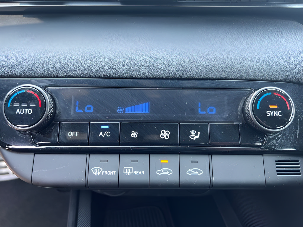 New 2026 Hyundai Elantra Sport FWD image 18