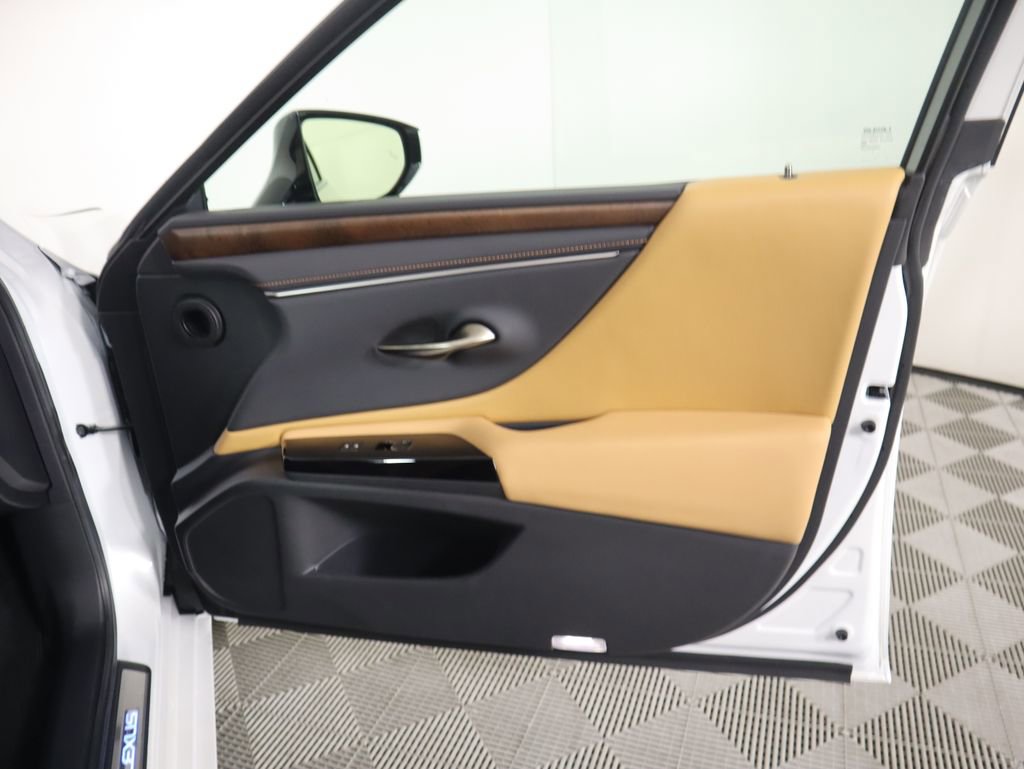 Certified 2025 Lexus ES 300h w/ Premium Package image 25