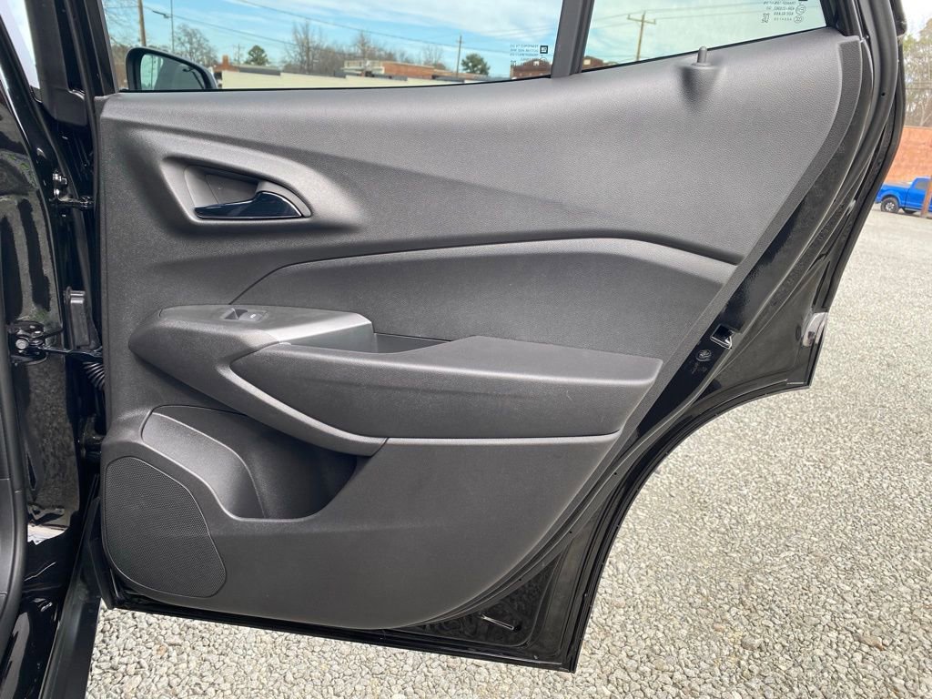 New 2026 Chevrolet Trax RS w/ Sunroof Package FWD image 19