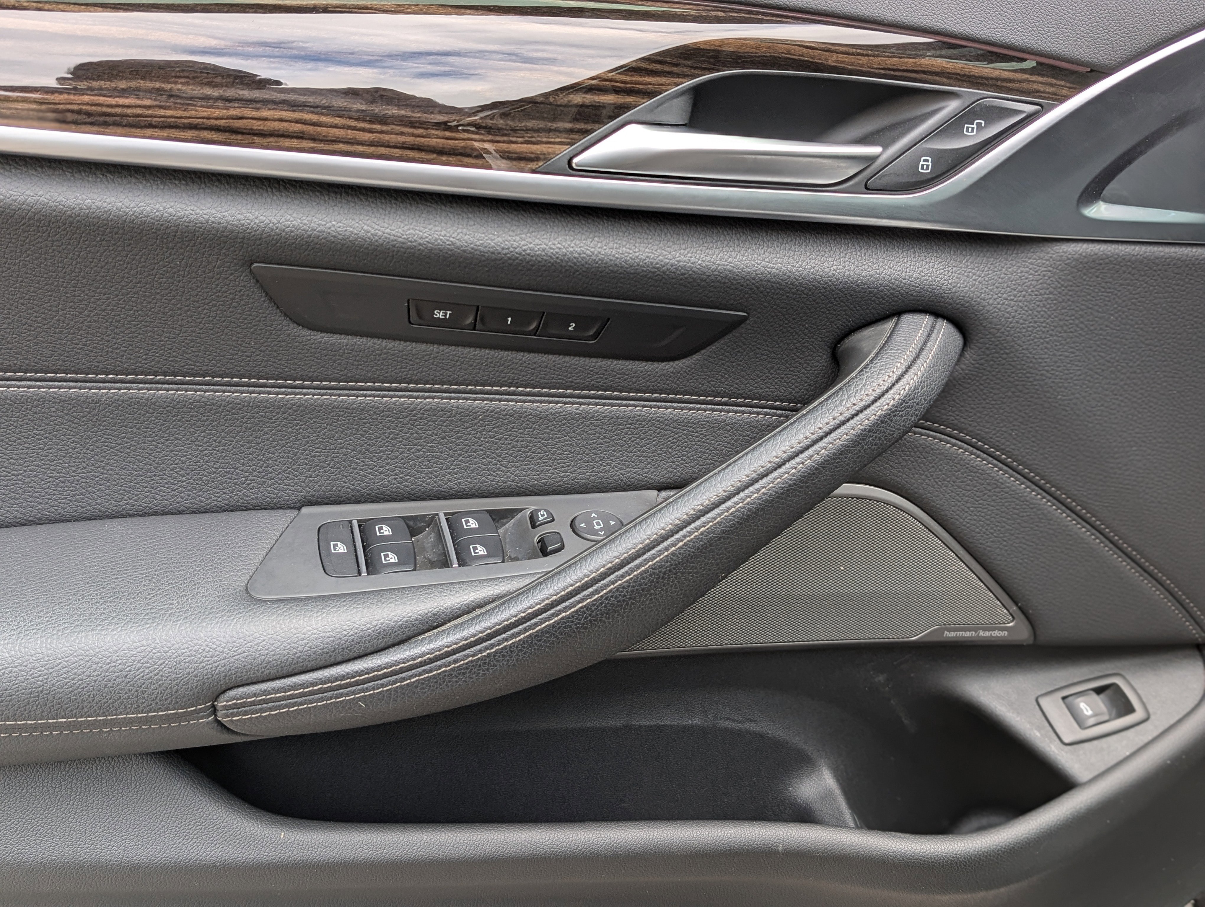 Used 2022 BMW 530i w/ M Sport Package image 17