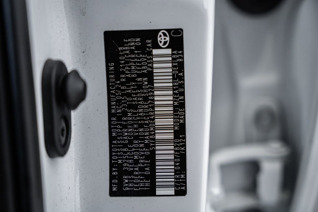 Used 2024 Toyota Corolla LE image 32