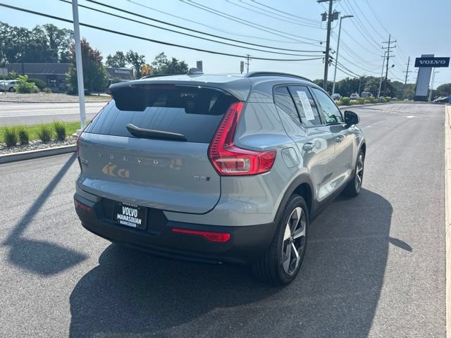 Used 2024 Volvo XC40 B5 Core AWD/4WD image 5