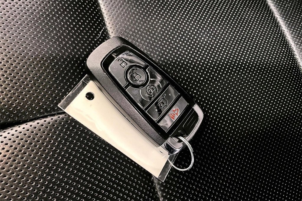 Used 2022 Lincoln Corsair Reserve w/ Equipment Group 201A image 10