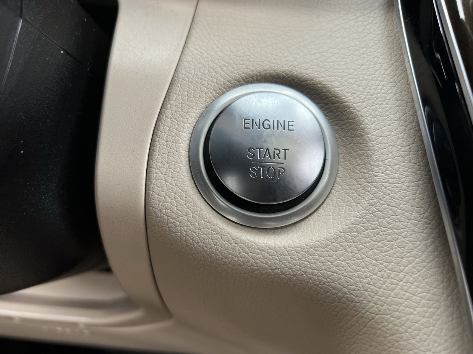 Certified 2019 Mercedes-Benz GLC 300 4MATIC image 31