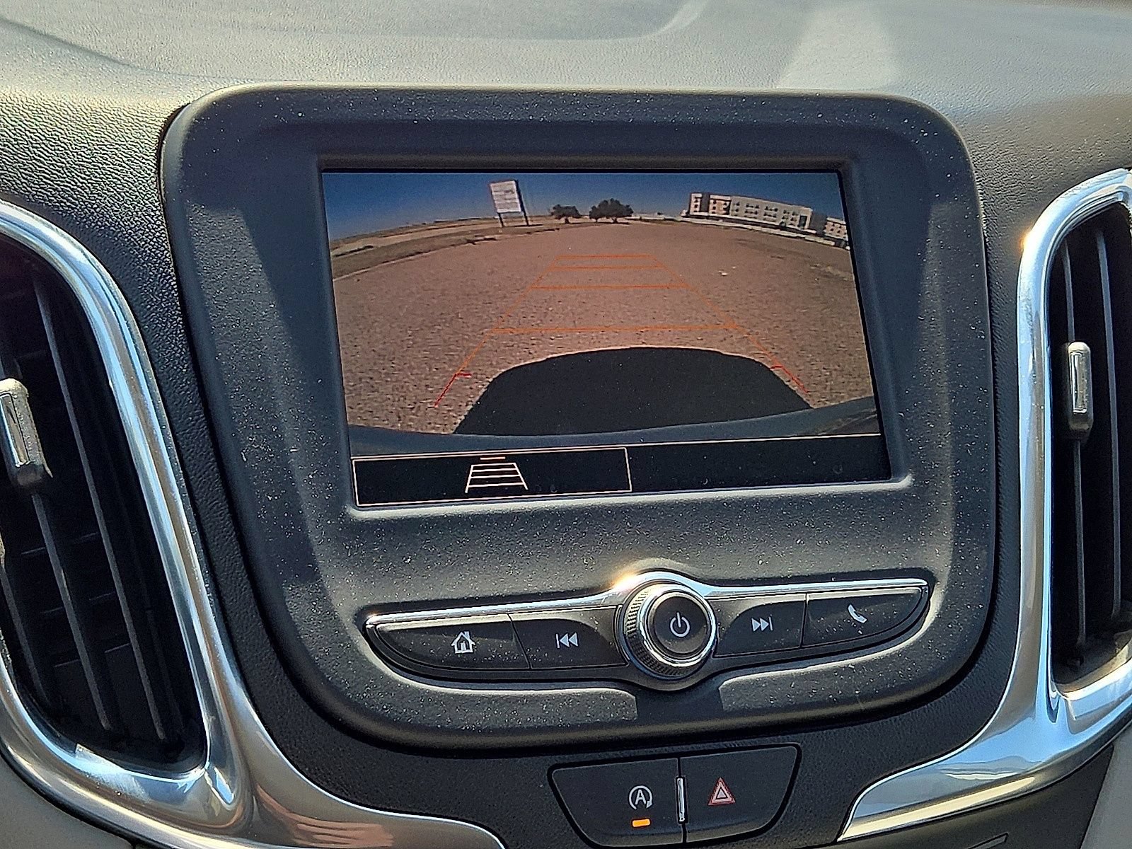 Used 2022 Chevrolet Equinox LT FWD image 28