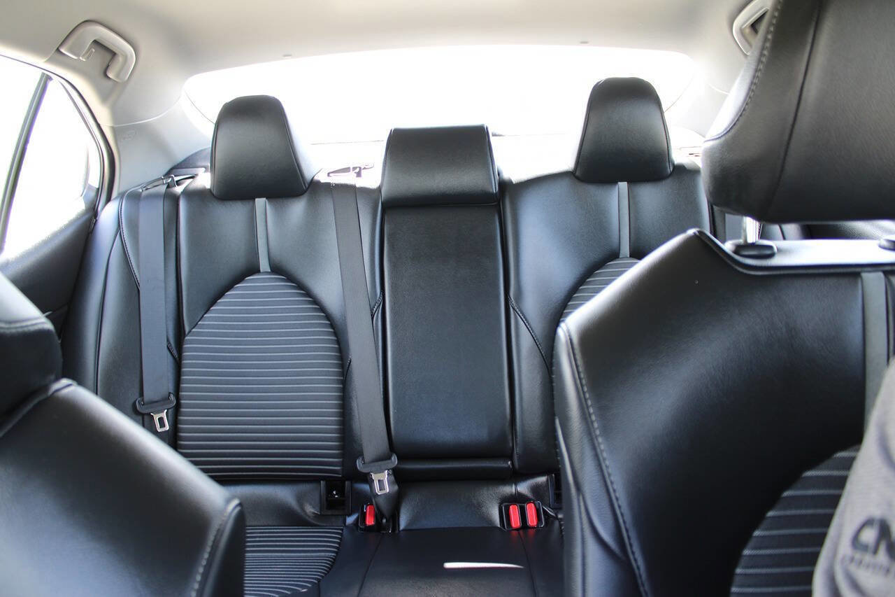 Used 2024 Toyota Camry SE FWD image 13