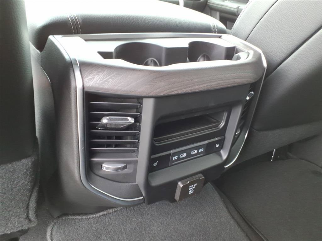 New 2026 RAM 3500 Laramie AWD/4WD image 17