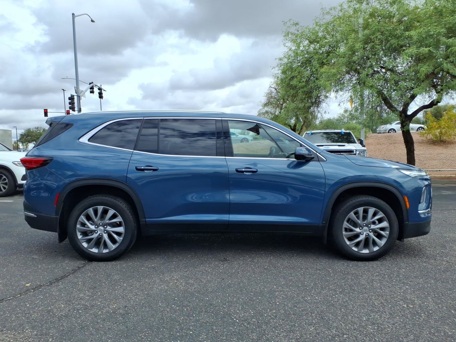 Used 2026 Buick Enclave Preferred w/ Power Package AWD/4WD image 4