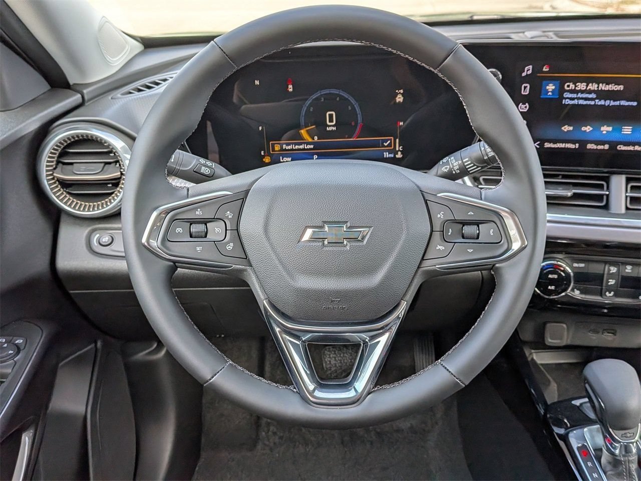 New 2026 Chevrolet Trax ACTIV w/ Sunroof Package FWD image 13