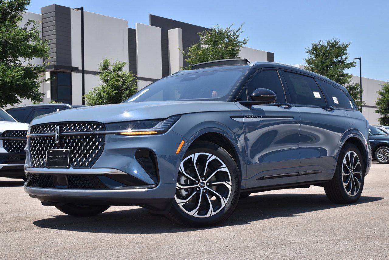 New 2026 Lincoln Nautilus Reserve AWD/4WD image 8