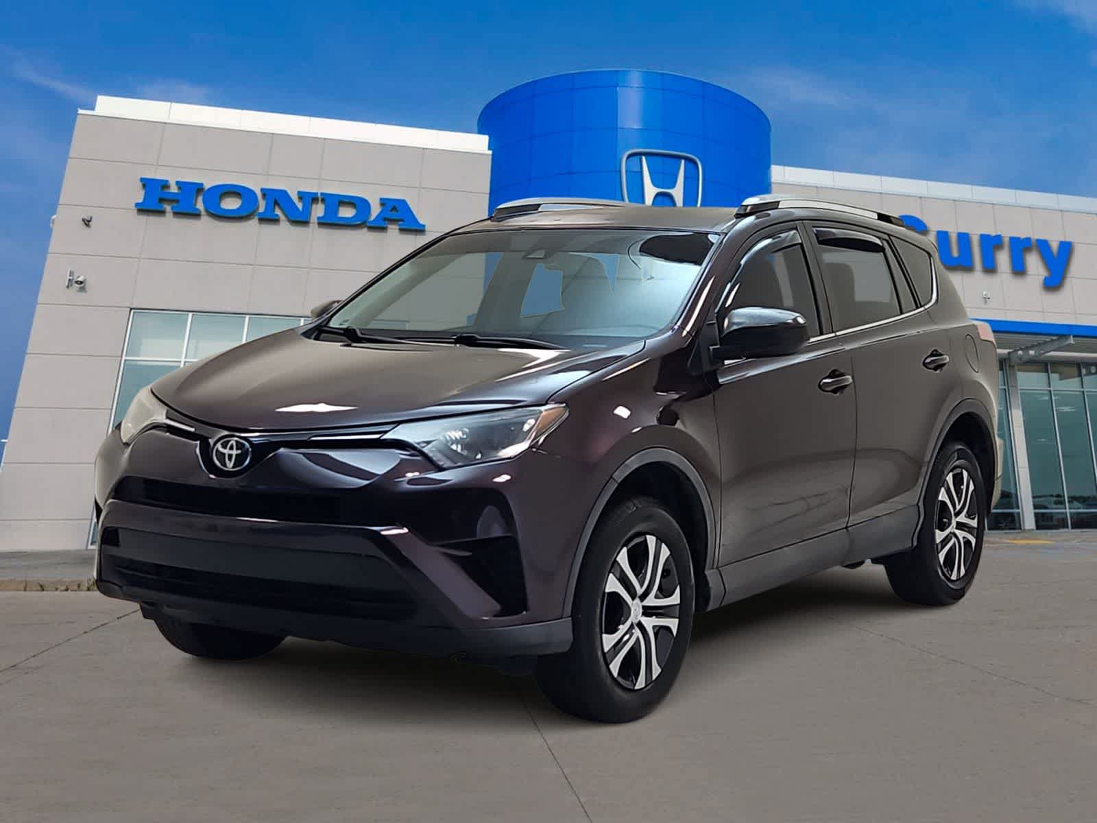 Used 2018 Toyota RAV4 LE FWD image 1