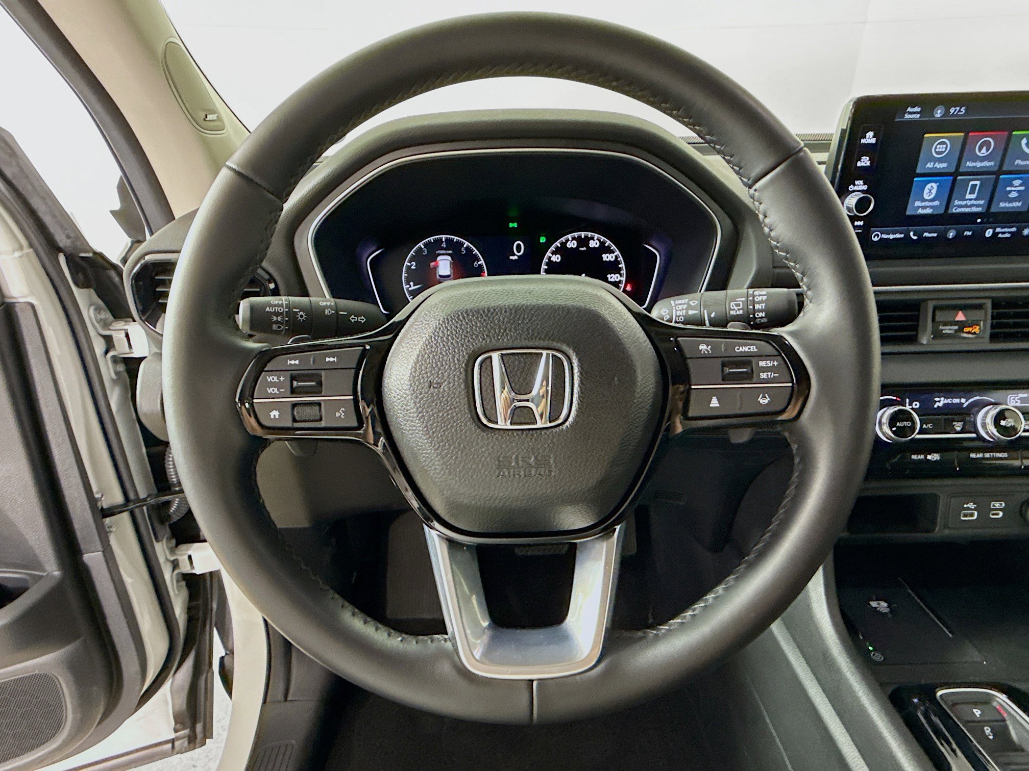 Certified 2025 Honda Pilot Touring image 11