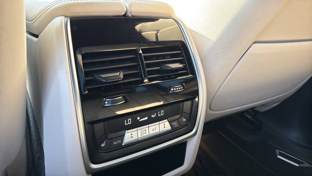 Used 2019 BMW X5 xDrive50i AWD/4WD image 18