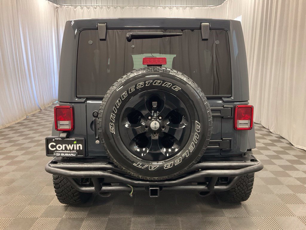 Used 2016 Jeep Wrangler Unlimited Sahara w/ Connectivity Group AWD/4WD image 5