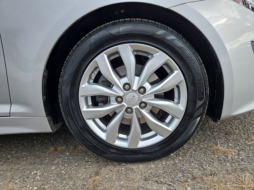 Used 2015 Kia Optima EX image 9