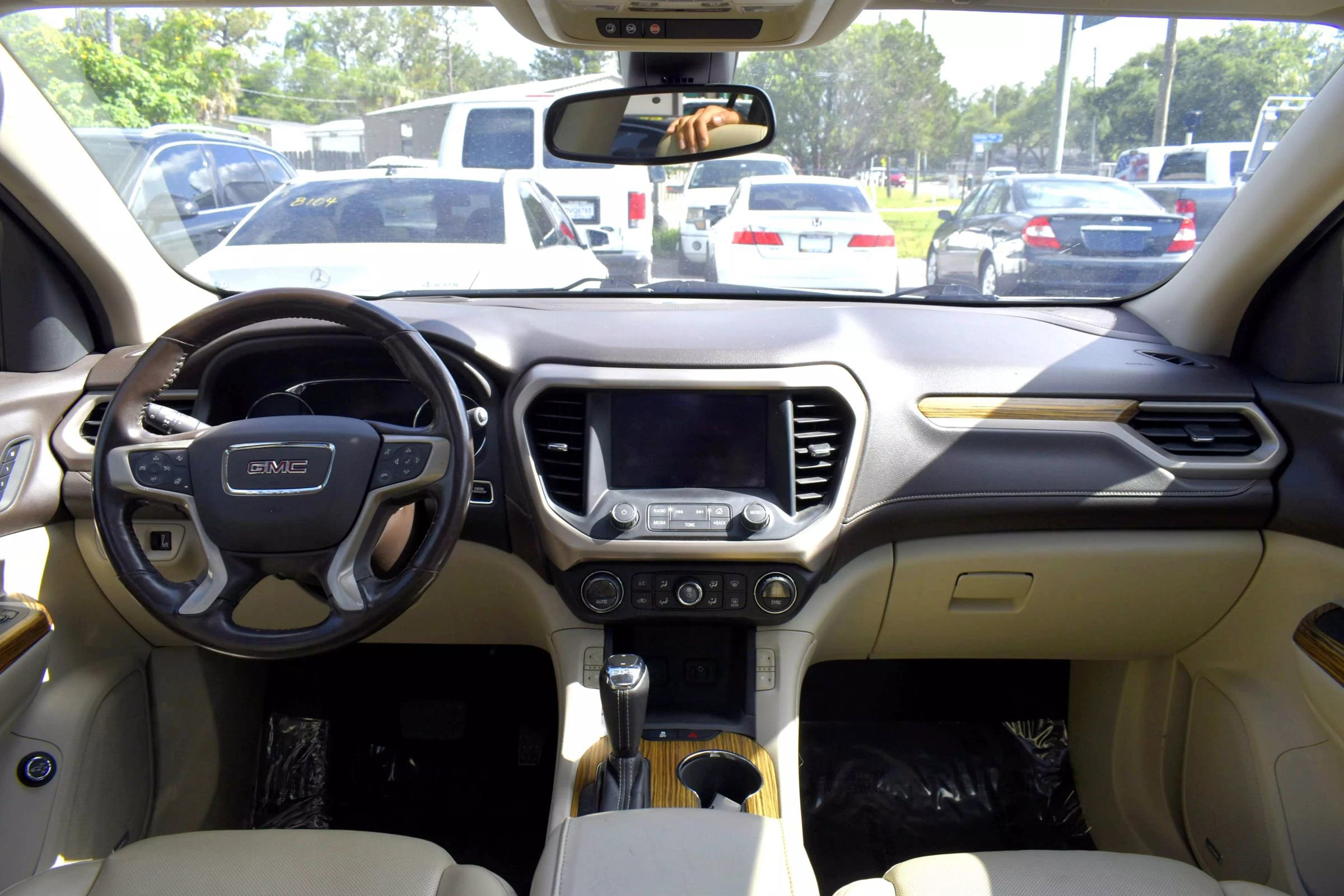 Used 2017 GMC Acadia Denali w/ Technology Package image 11