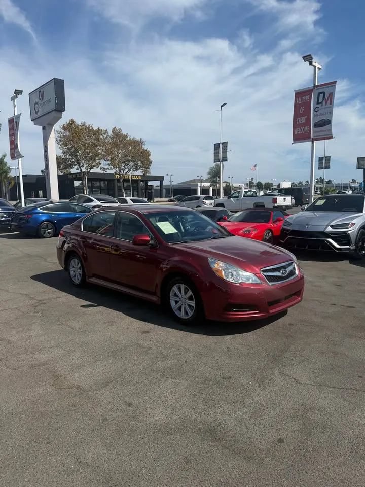 Used 2011 Subaru Legacy 2.5i Premium AWD/4WD image 3