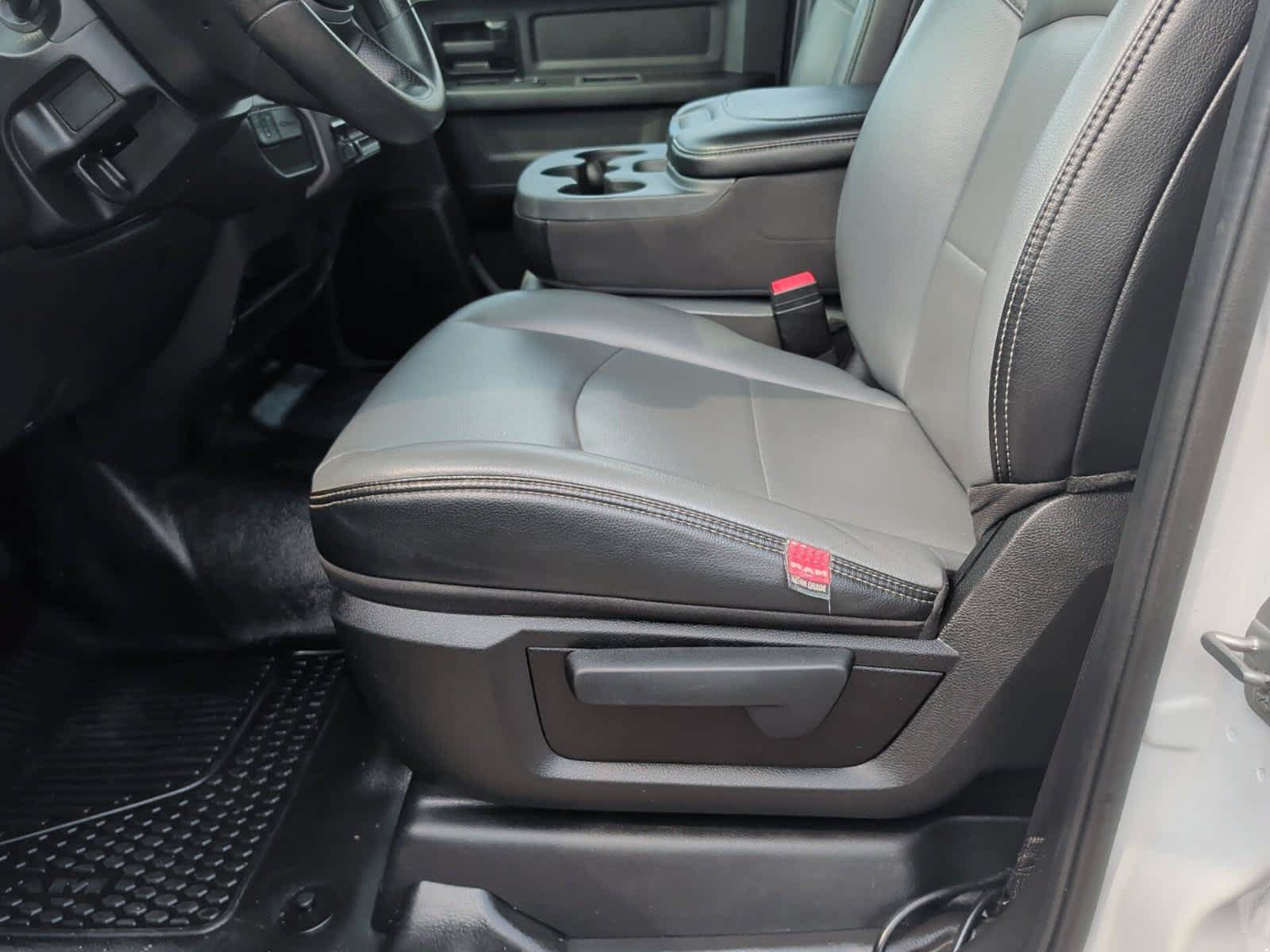 Used 2022 RAM 3500 Tradesman w/ Chrome Appearance Group AWD/4WD image 15