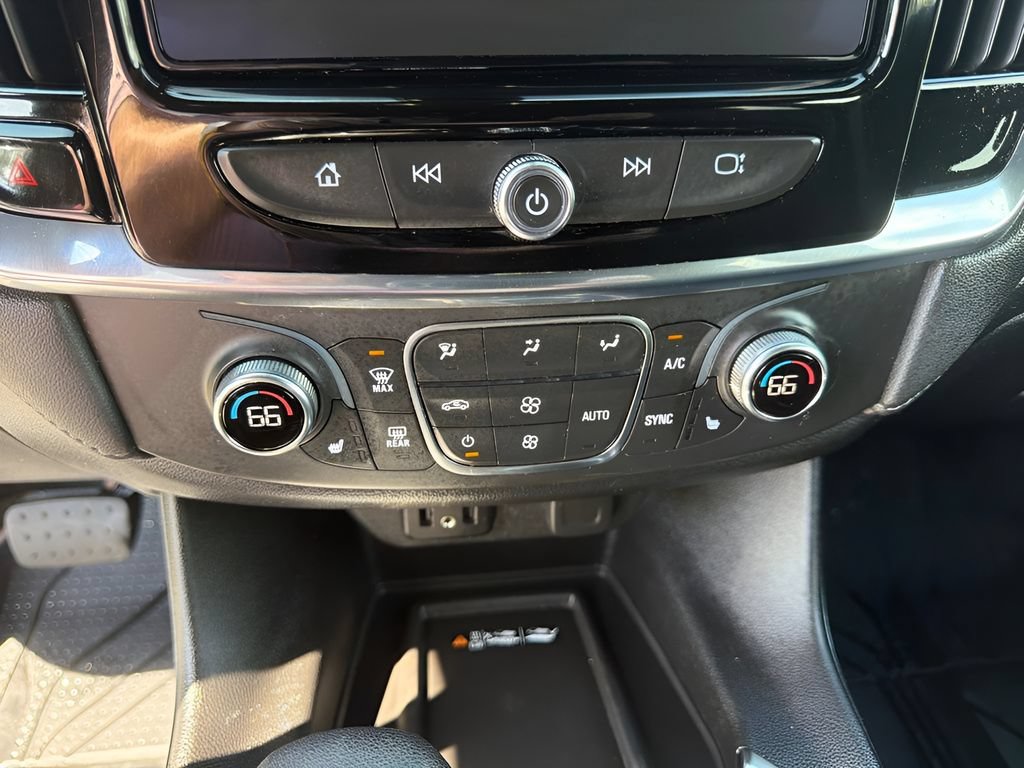 Used 2023 Chevrolet Traverse LT FWD image 22