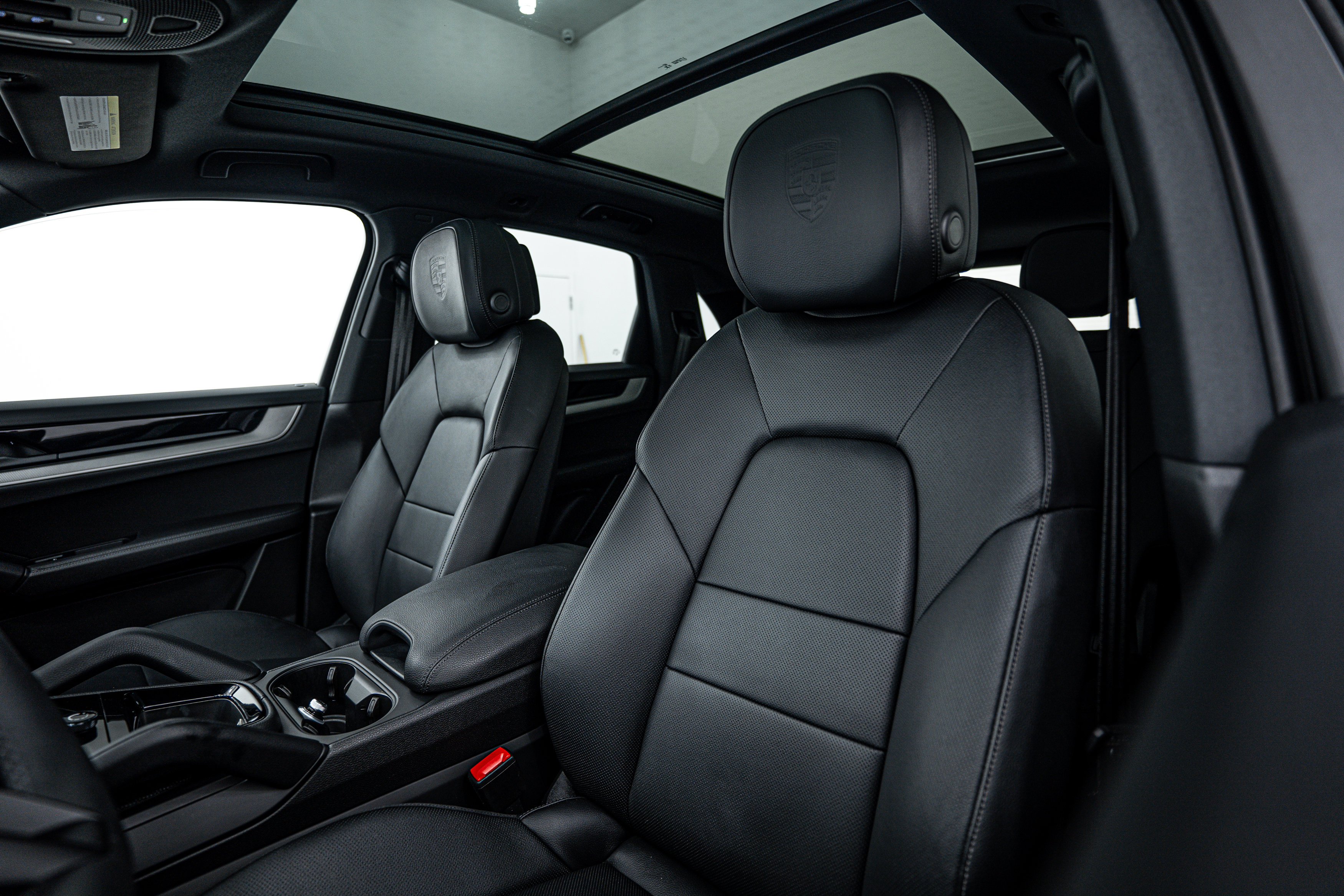 Certified 2025 Porsche Cayenne image 14