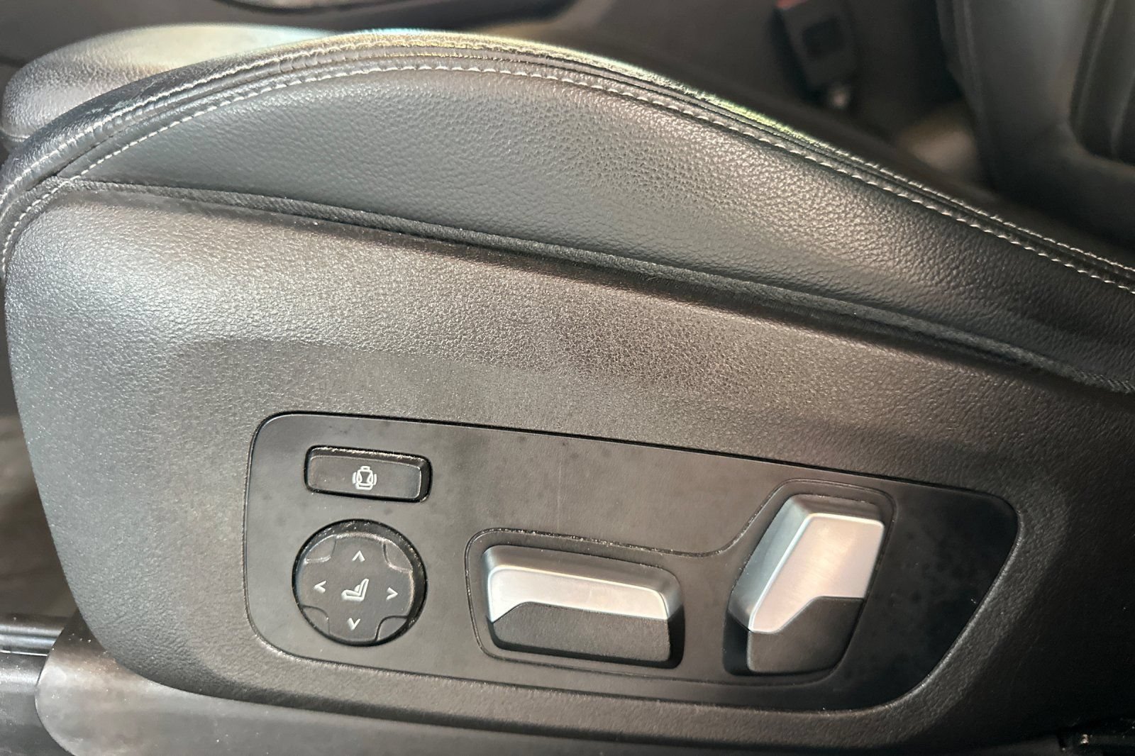 Used 2019 BMW X3 xDrive30i w/ M Sport Package 2 AWD/4WD image 15