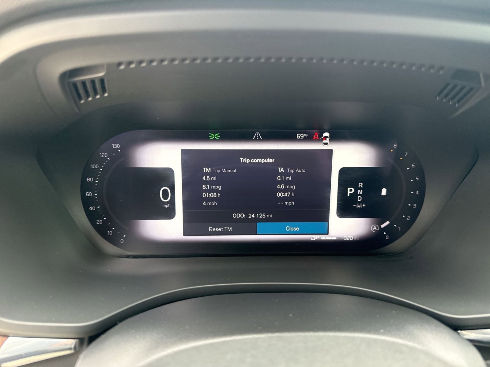 Used 2024 Volvo XC60 B5 Plus w/ Protection Package Premier AWD/4WD image 17