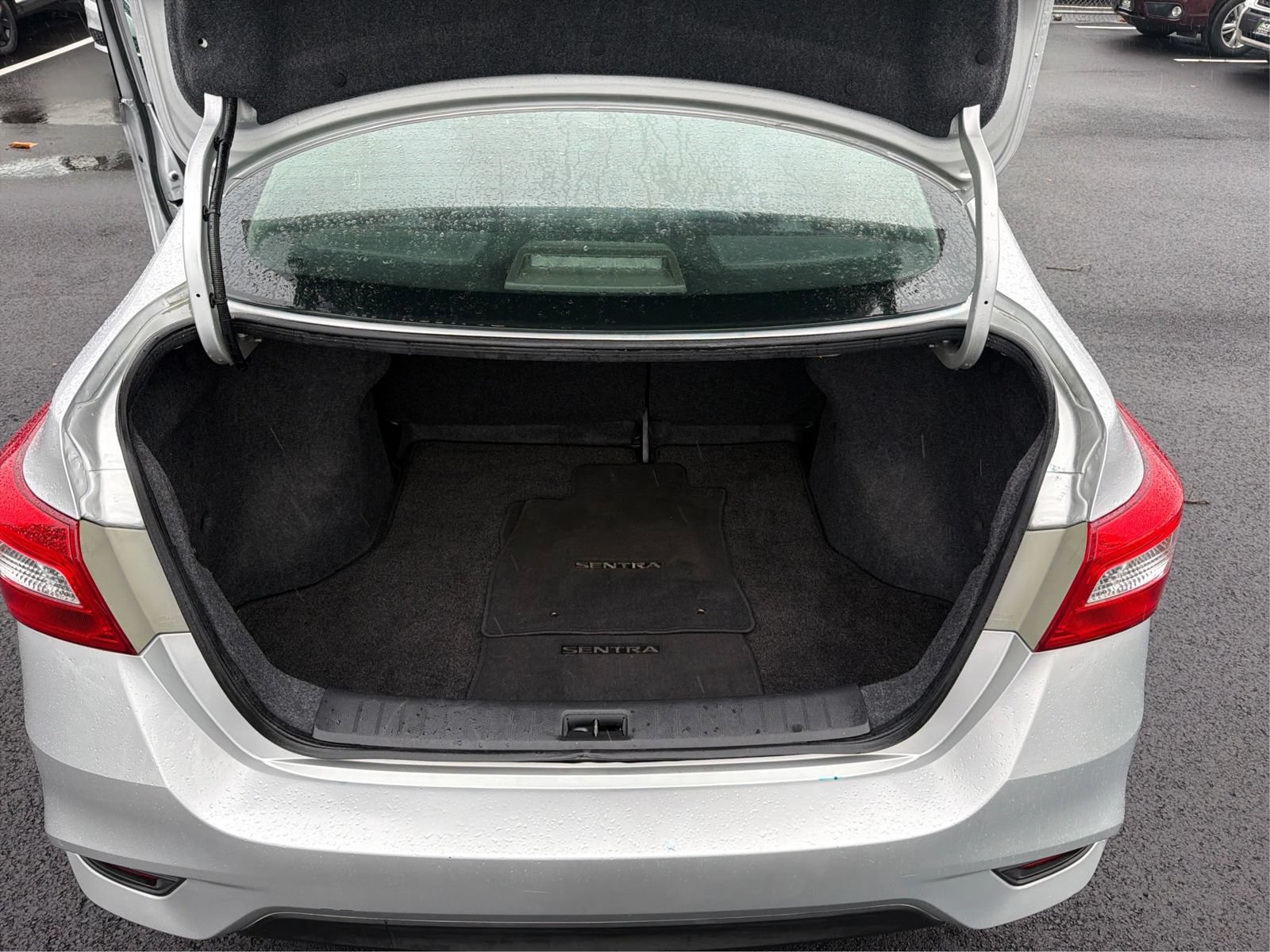 Used 2017 Nissan Sentra SV FWD image 11