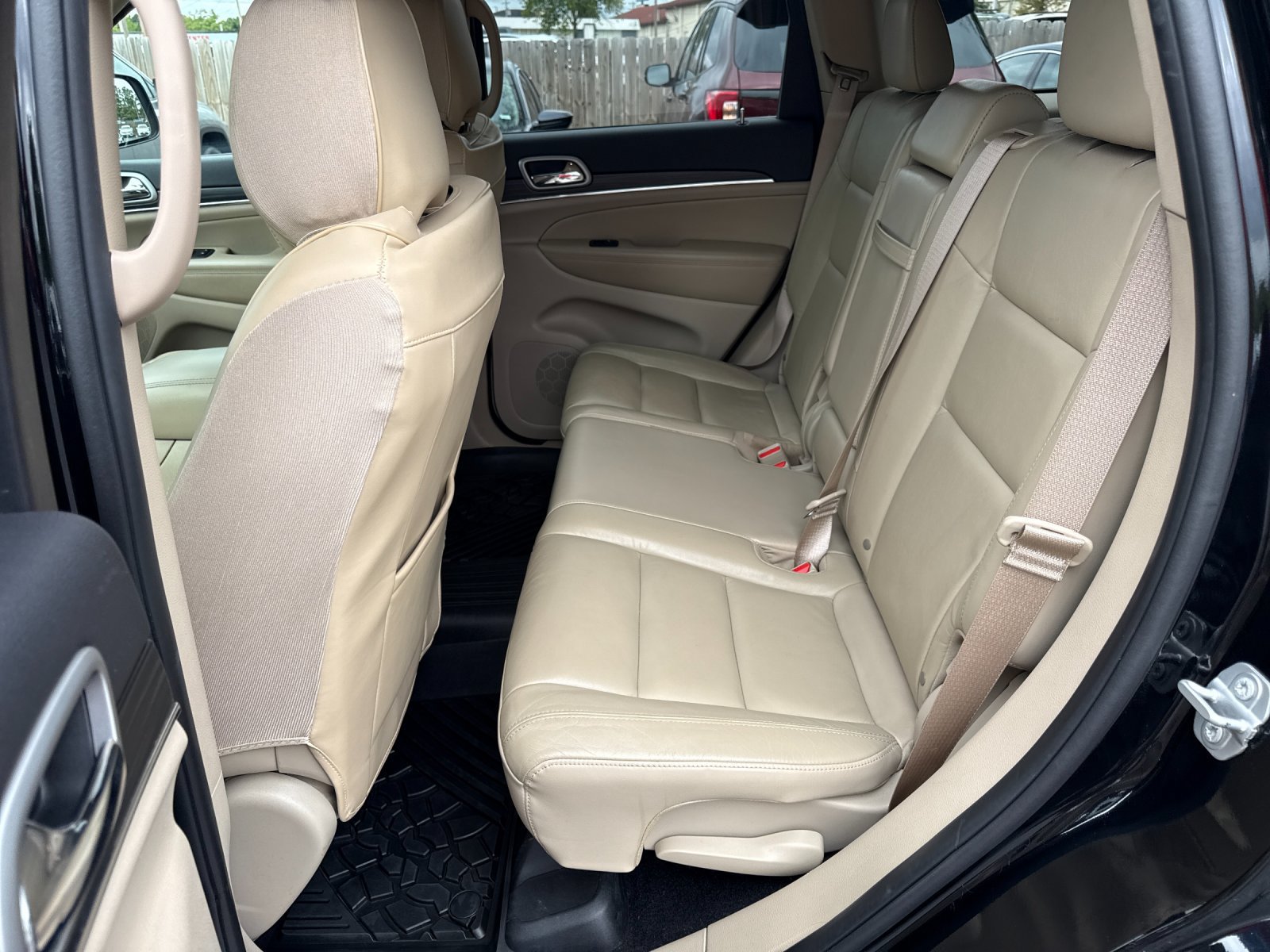 Used 2021 Jeep Grand Cherokee Limited AWD/4WD image 12