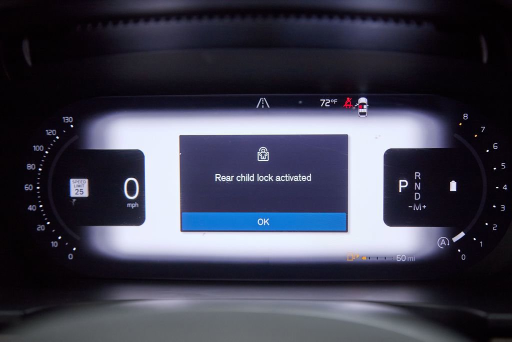 Certified 2025 Volvo V90 B6 Cross Country Ultra AWD/4WD image 14