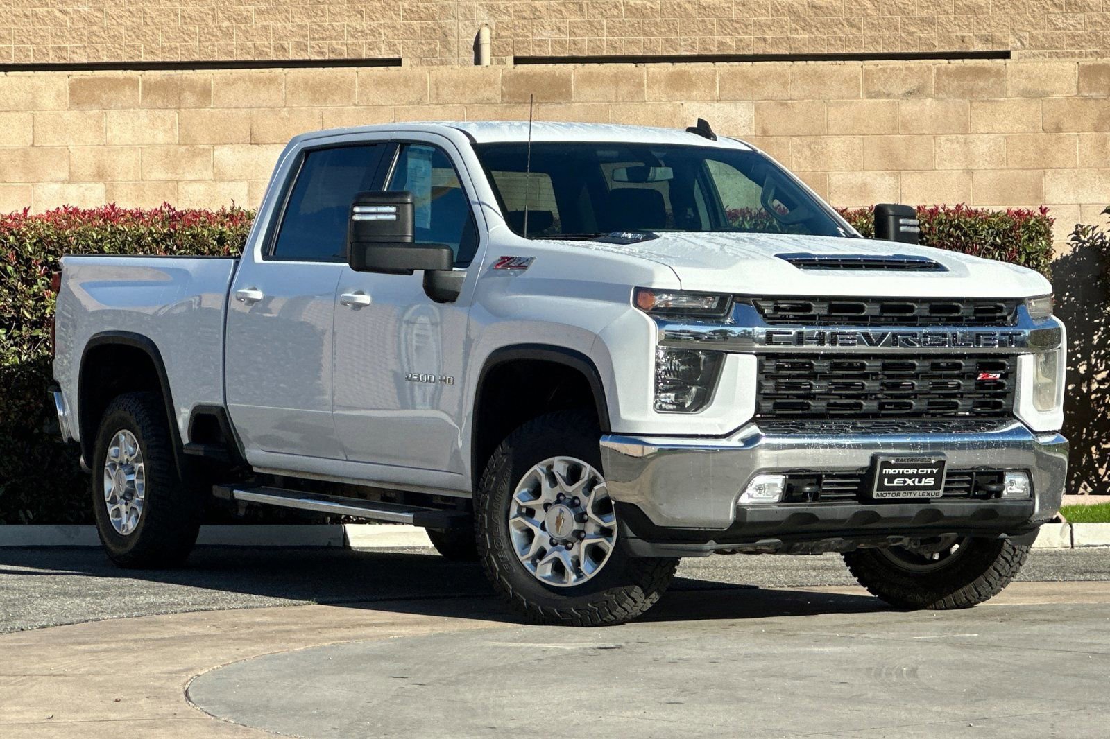 Used 2023 Chevrolet Silverado 2500 LT w/ Convenience Package image 2