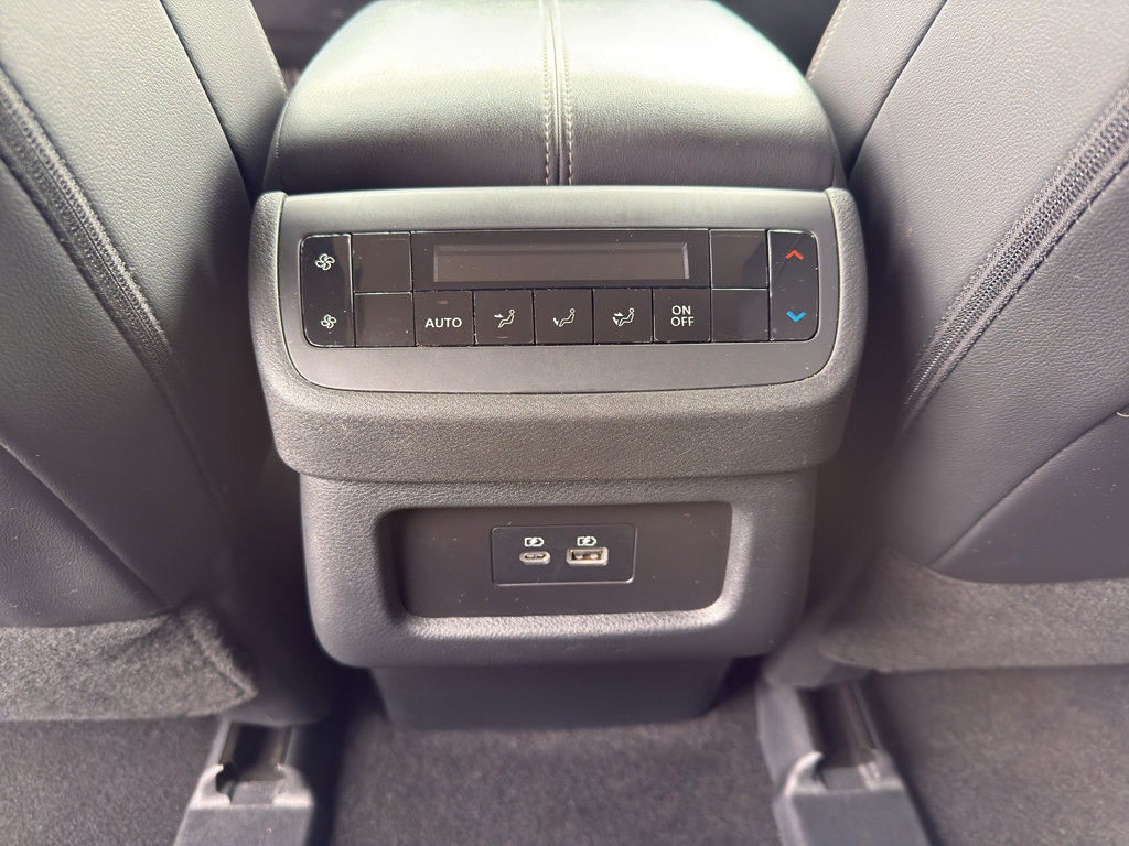 Certified 2025 Nissan Pathfinder SL image 31