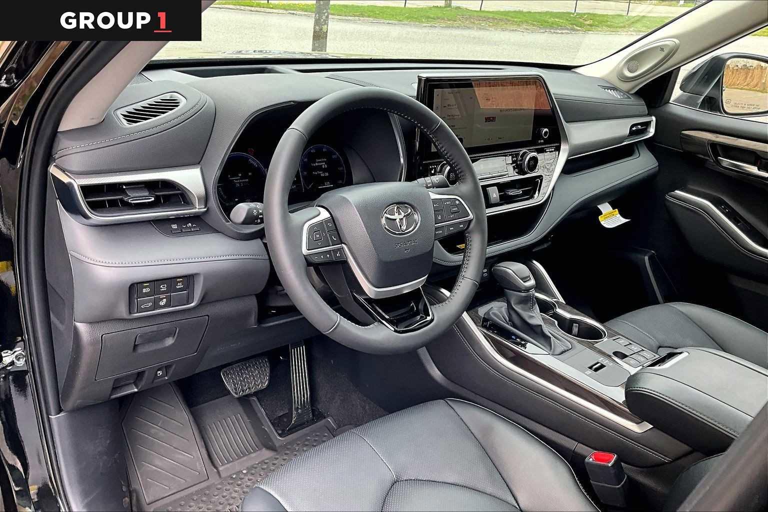 Certified 2026 Toyota Highlander Platinum AWD/4WD image 18